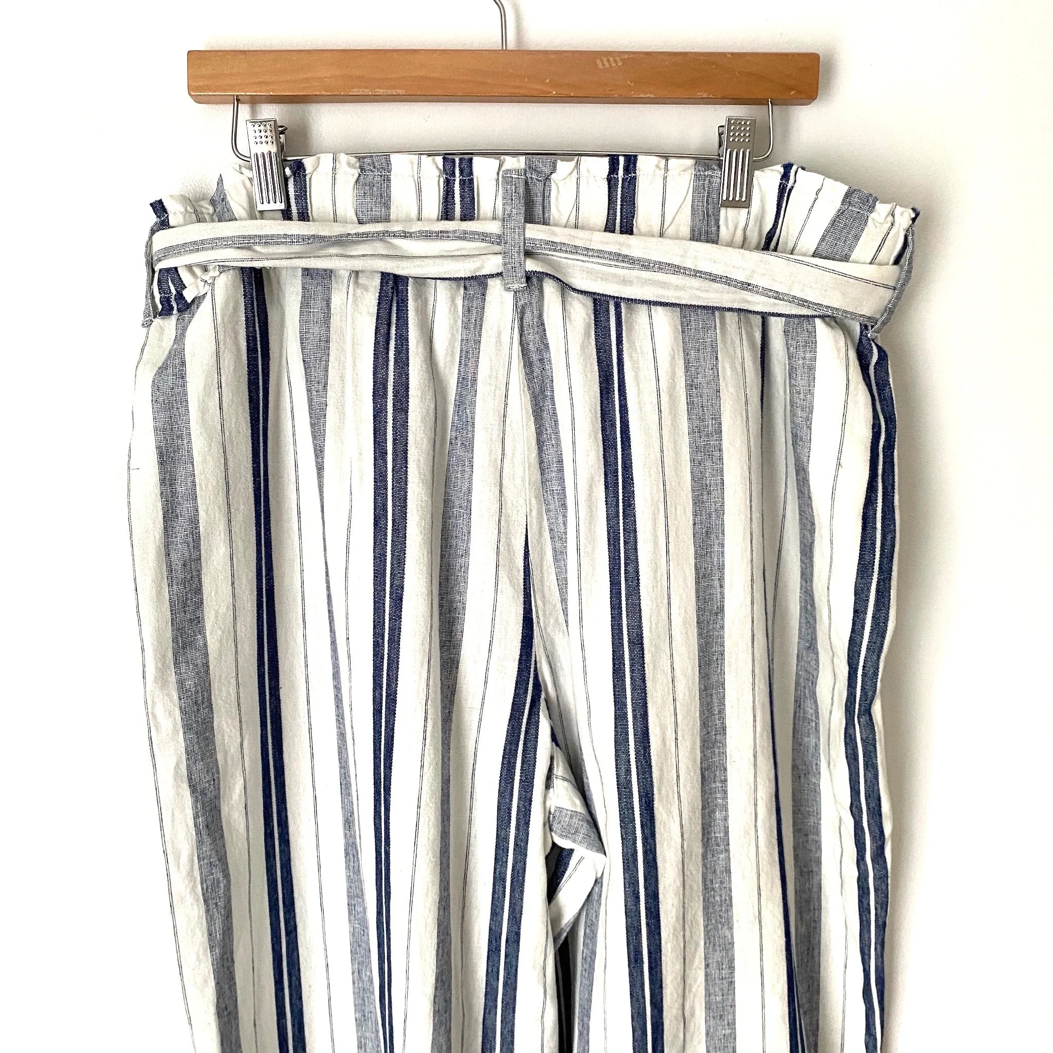 A New Approach Striped Paperbag Waist Pants- Size XL (Inseam 25") see notes