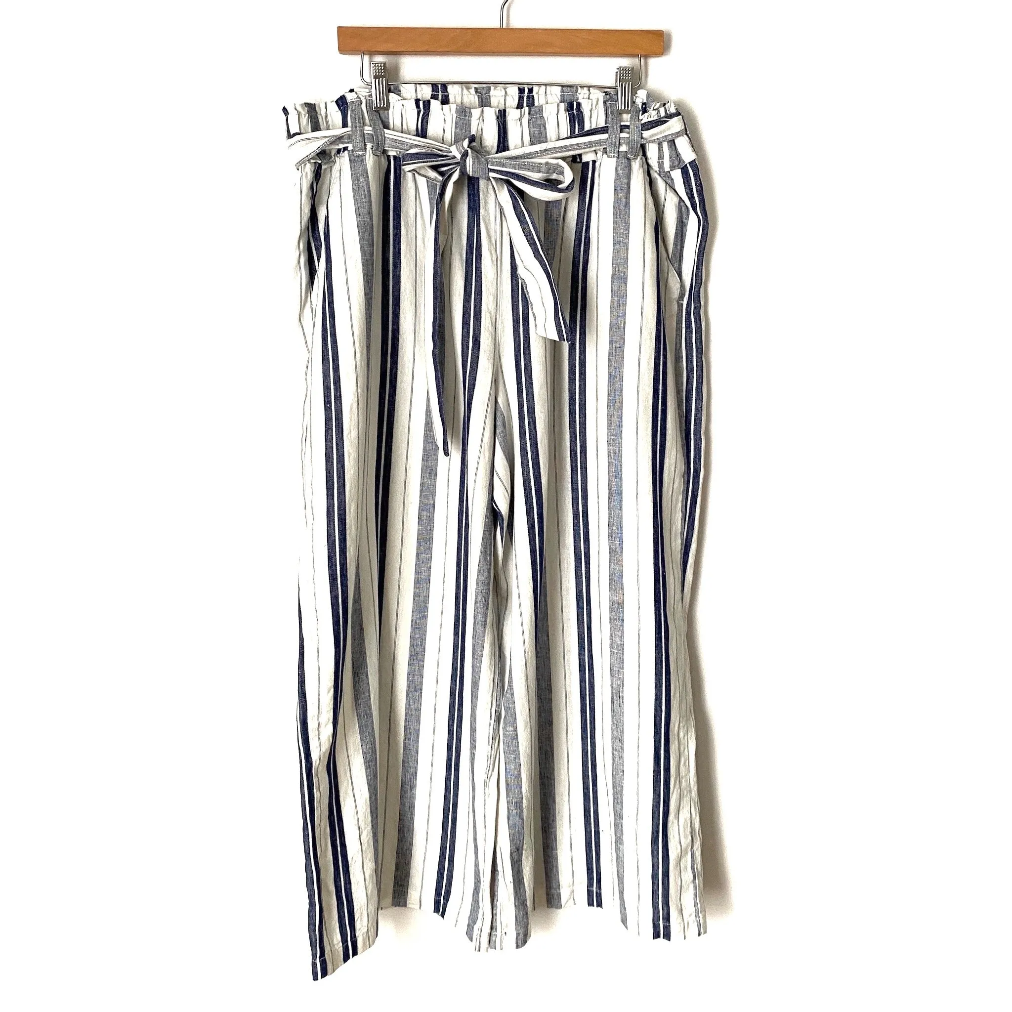 A New Approach Striped Paperbag Waist Pants- Size XL (Inseam 25") see notes