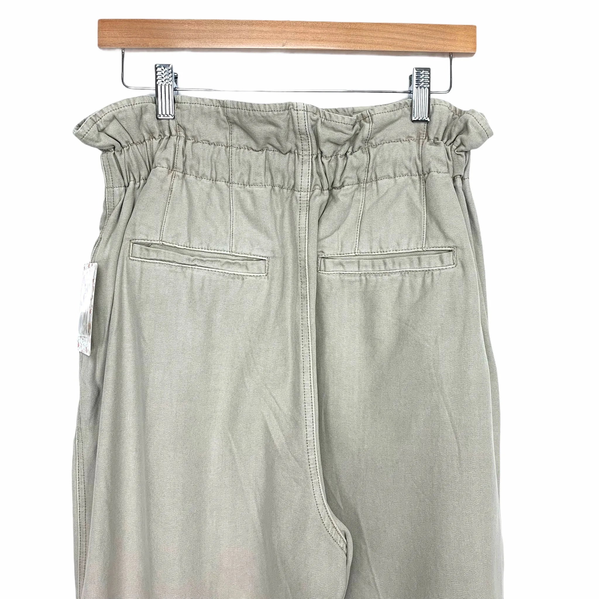 Free People Khaki Pleated Paperbag Waist Pants NWT- Size XS (Inseam 24.5”)