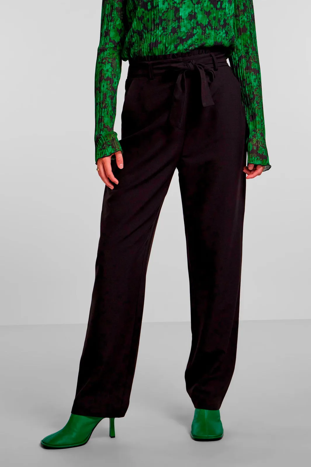 Pieces - PcBoss Hw Paperbag Straight Pants Noos - Black