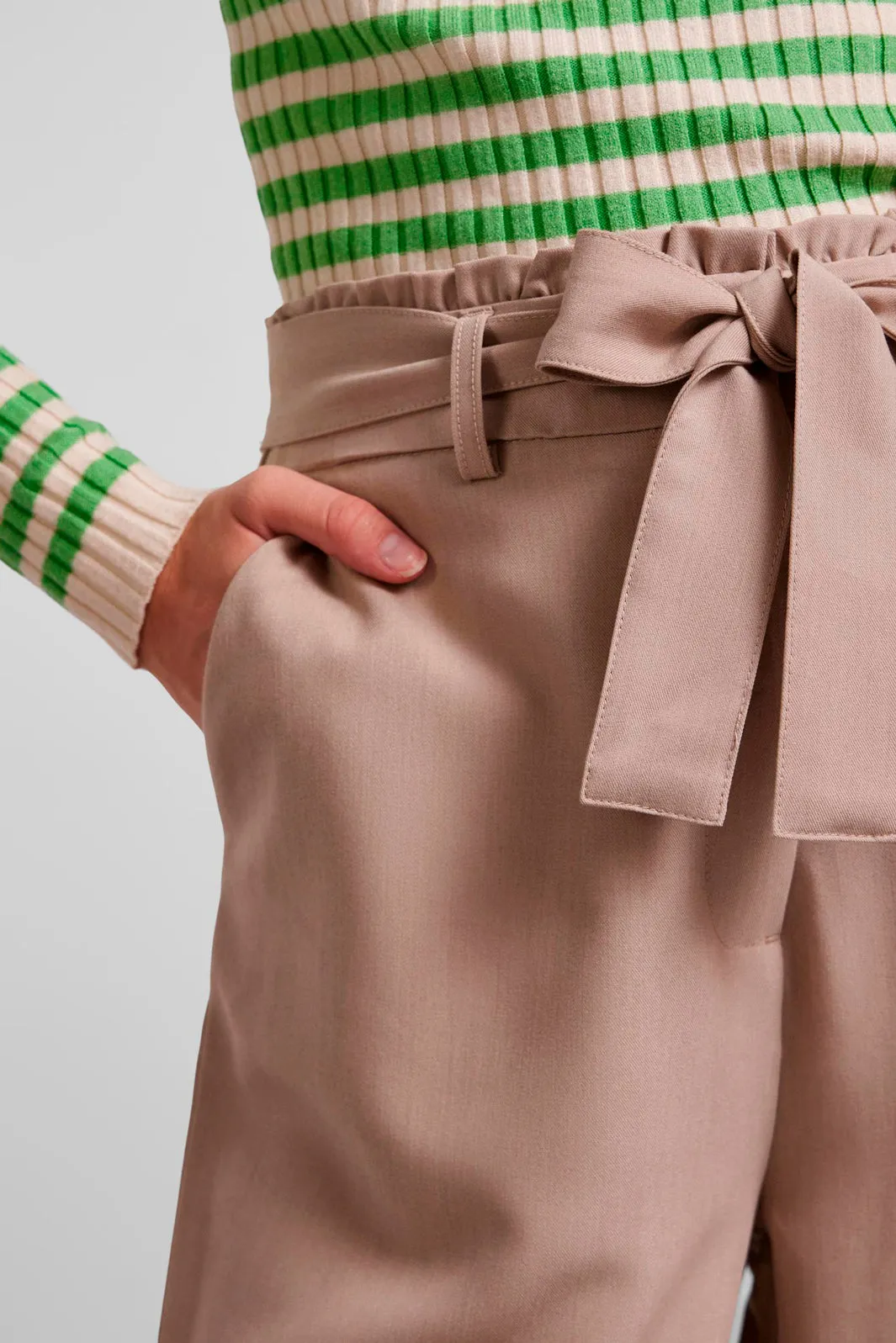 Pieces - PcBoss Hw Paperbag Straight Pants Noos - White Pepper