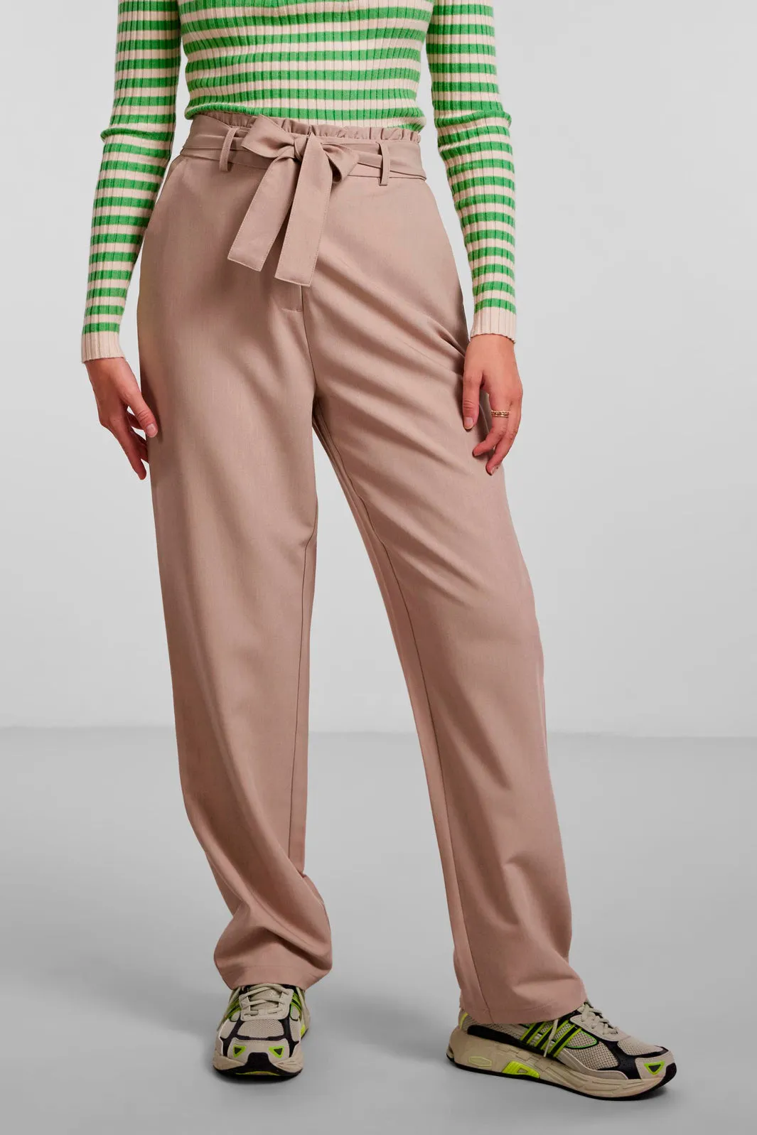 Pieces - PcBoss Hw Paperbag Straight Pants Noos - White Pepper