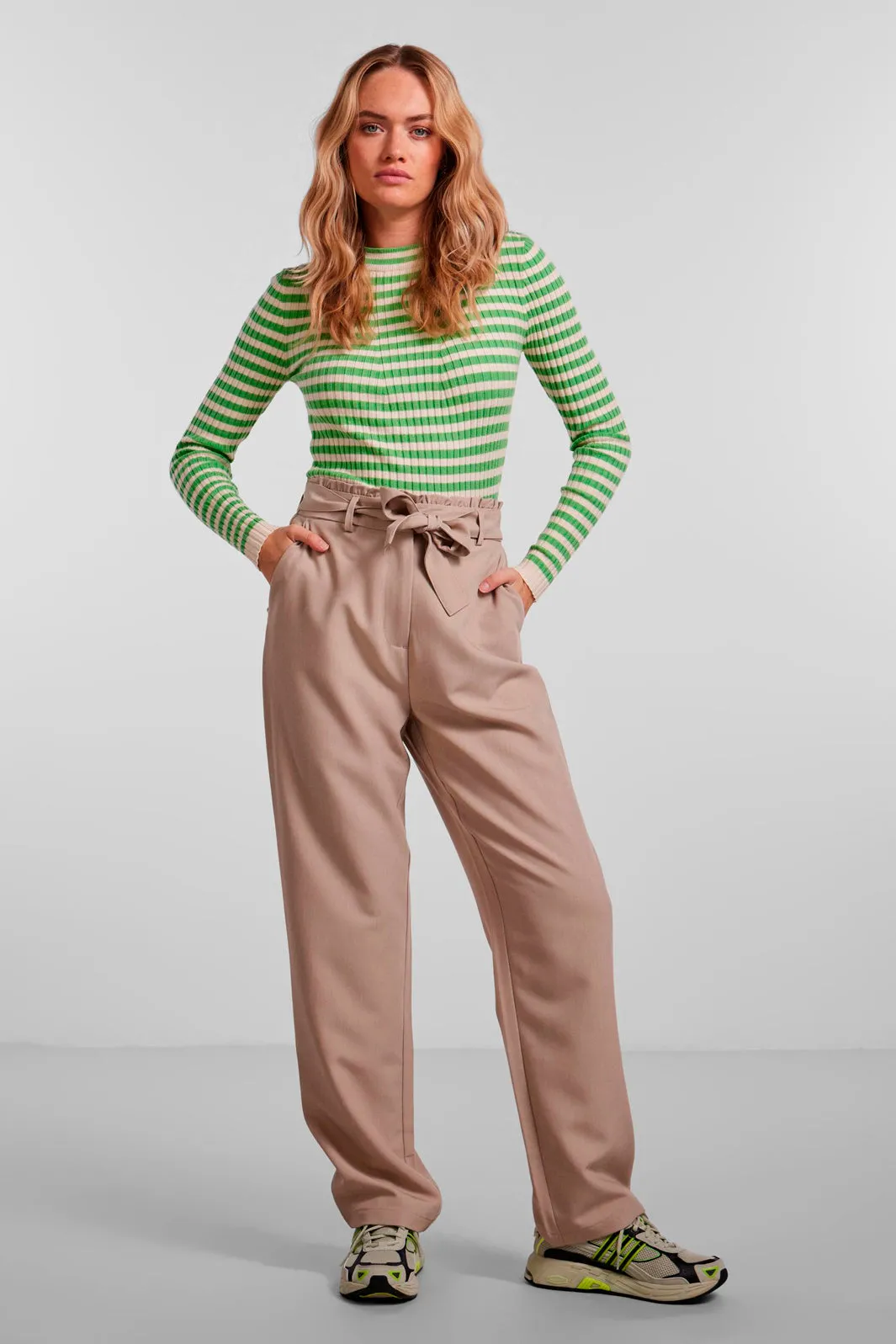Pieces - PcBoss Hw Paperbag Straight Pants Noos - White Pepper